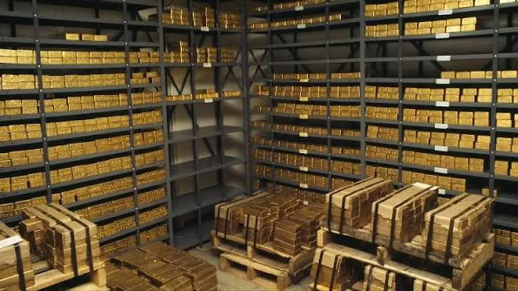 خروج ۱۰ میلیارد دلار طلا از آمریکا؛ بانکهای مرکزی به دنبال دسترسی مستقیم به ذخایر
